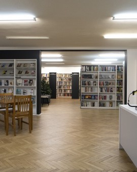 Biblioteka na Mackiewicza 1
